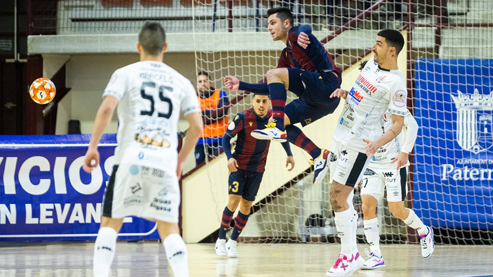 Bruno Gomes, jugador de Noia Portus Apostoli, en el partido contra Levante UD FS