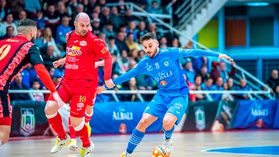Ivi, jugador de Viña Albali Valdepeñas, en el partido contra ElPozo Murcia Costa Cálida