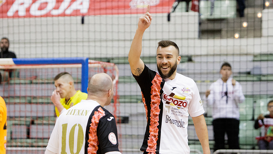 Rafa Santos celebra un tanto de ElPozo Murcia Costa Cálida. (Foto: Pascu Méndez)