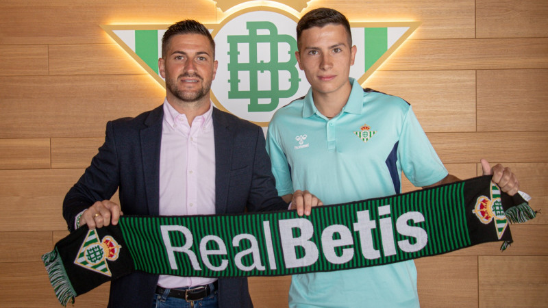 Álex Mendoza, primer refuerzo del filial del Real Betis Futsal