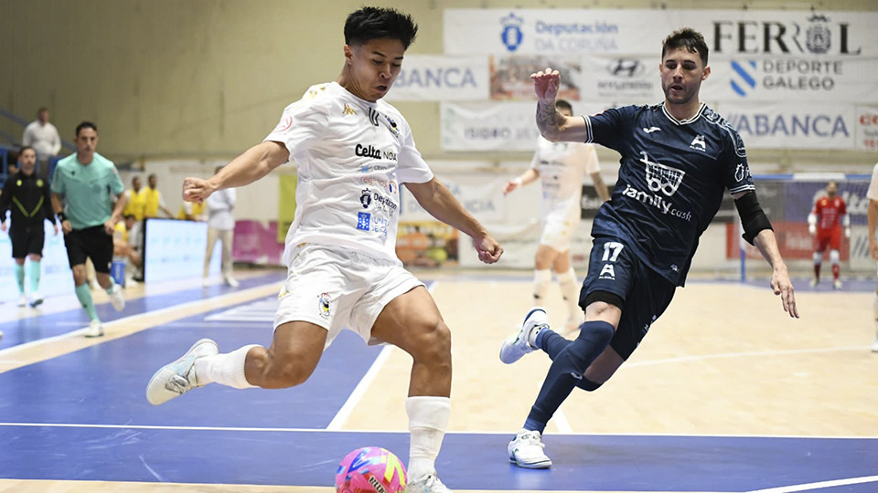 Festín goleador de O Parrulo Ferrol frente a Family Cash Alzira en su retorno a Primera (8-3)