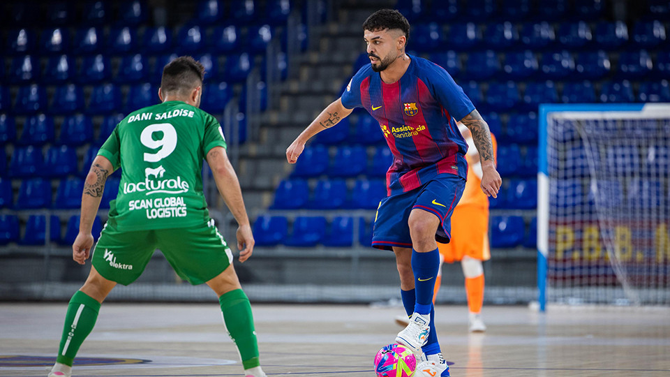 Barça se estrena en el Palau Blaugrana con un trabajado triunfo ante Osasuna Magna Xota (5-3)