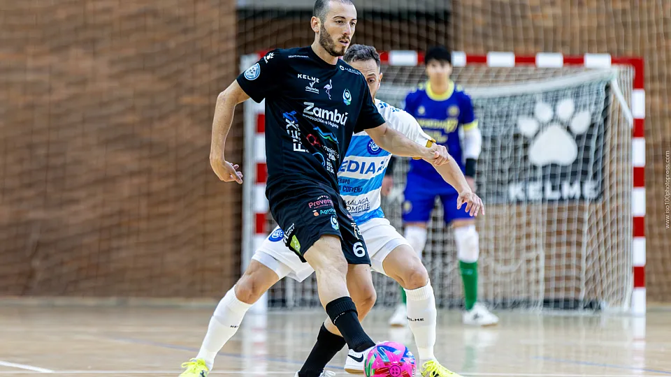Cobarro, máximo goleador de Segunda División
